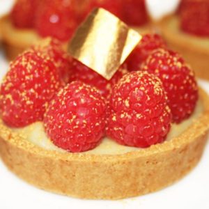tartelettes aux framboises et ganache gingembre citron vert 1024x652 1