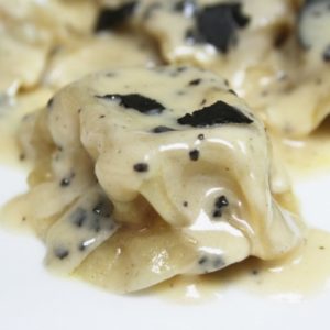 ravioles de foie gras creme au miel et aux truffes 1024x719 1