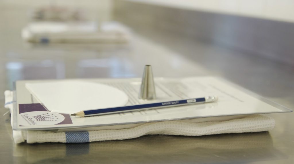 L atelier de bernard chez les reines les macarons