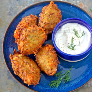 Beignets grecs de courgette et feta, kolokythokeftede