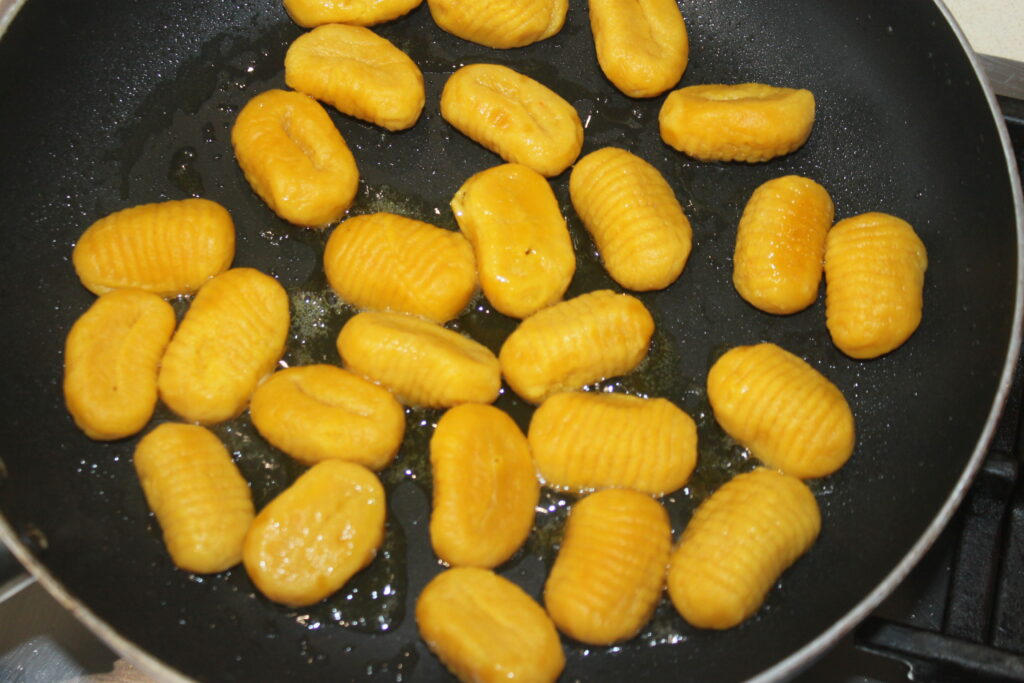 69928861 D993 4F12 9FF5 8DCD2A867899