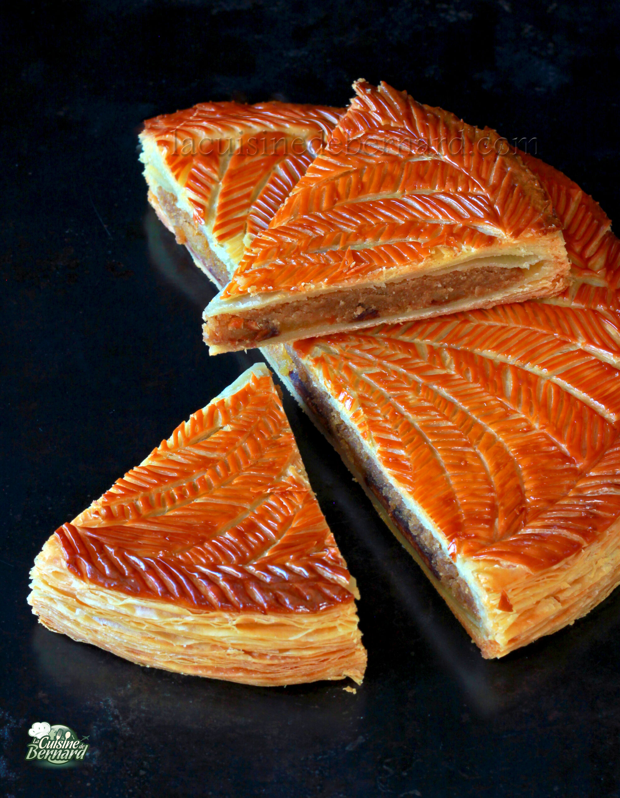 Galette des rois pommes caramélisées, praliné et Calvados